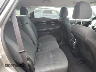 2019 Kia Sorento LX with VIN 5XYPG4A33KG509006, listed as a Copart auction lot 52101645 with 0 mi miles and Non Repairable. Bid and sale history available at carsss.com. Image 11.