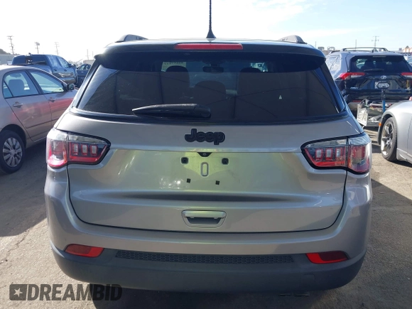 2020 Jeep Compass Latitude w/Sun/Safety Pkg with VIN 3C4NJCBB1LT102627, listed as a IAAI auction lot 41657827 with 68,371 mi miles. Bid and sale history available at carsss.com. Image 16.