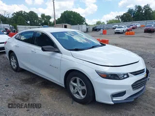 2016 Chevrolet Malibu LS z VIN 1G1ZB5ST1GF210886, wystawiony jako IAAI lot #42557333 z przebiegiem 46 829 mil mil oraz . Historia ofert i sprzedaży dostępna na DreamBid. Obrazek 13.