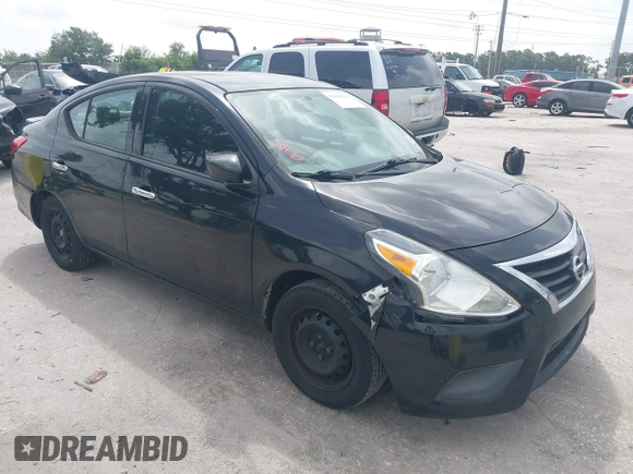2017 Nissan Versa SV z VIN 3N1CN7APXHL834815, wystawiony jako IAAI lot #42432514 z przebiegiem 115 981 mil mil oraz . Historia ofert i sprzedaży dostępna na DreamBid. Obrazek 1.