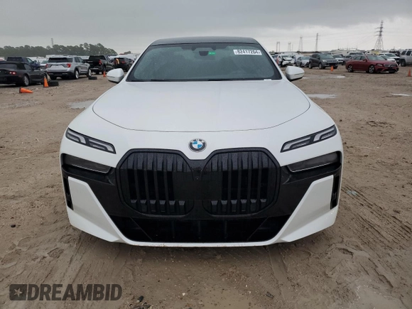 2023 BMW 7 Series 740i with VIN WBA23EH01PCN55188, listed as a Copart auction lot 82417264 with 0 mi miles and Non Repairable. Bid and sale history available at carsss.com. Image 5.