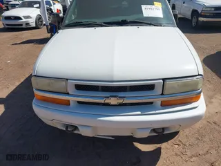 2003 Chevrolet Blazer LS with VIN 1GNDT13X53K152850, listed as a IAAI auction lot 41982795 with 261,155 mi miles. Bid and sale history available at carsss.com. Image 6.