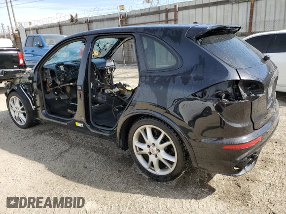 2018 Porsche Cayenne GTS z VIN WP1AD2A2XJLA80930, wystawiony jako Copart lot #46467205 z przebiegiem Nie podano mil oraz Szkody całkowita. Historia ofert i sprzedaży dostępna na DreamBid. Obrazek 2.