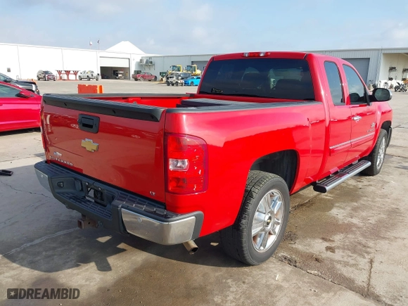 2013 Chevrolet Silverado 1500 LT with VIN 1GCRCSE05DZ286934, listed as a IAAI auction lot 41522331 with 152,077 mi miles. Bid and sale history available at carsss.com. Image 4.