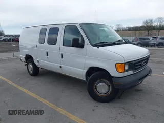 2004 Ford Econoline Cargo with VIN 1FTNE24W84HB38152, listed as a IAAI auction lot 42090193 with 102,357 mi miles. Bid and sale history available at carsss.com. Image 1.