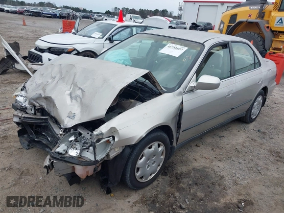 1999 Honda Accord LX z VIN 1HGCG5646XA147476, wystawiony jako IAAI lot #41752857 z przebiegiem 86 339 mil mil oraz . Historia ofert i sprzedaży dostępna na DreamBid. Obrazek 17.