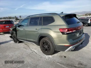 2024 Volkswagen Atlas Peak Edition SEL z VIN 1V2GR2CA3RC544569, wystawiony jako Copart lot #86591324 z przebiegiem 4 256 mil mil oraz Szkoda całkowita • Salvage title. Historia ofert i sprzedaży dostępna na DreamBid. Obrazek 2.