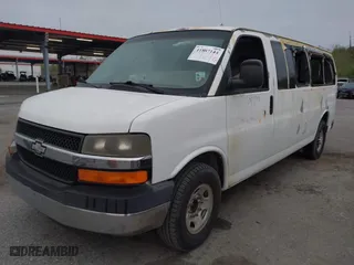2007 Chevrolet Express Passenger with VIN 1GAHG39UX71162351, listed as a IAAI auction lot 41887144 with 353,473 mi miles. Bid and sale history available at carsss.com. Image 17.