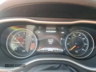 2015 Jeep Cherokee Trailhawk with VIN 1C4PJMBS0FW604168, listed as a Copart auction lot 51470625 with 186,211 mi miles and Salvage Title. Bid and sale history available at carsss.com. Image 9.