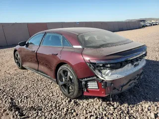 2024 Lucid Air Pure z VIN 50EA1PGA8RA001327, wystawiony jako Copart lot #74682774 z przebiegiem 3284 mil mil oraz Szkody całkowita. Historia ofert i sprzedaży dostępna na DreamBid. Obrazek 2.