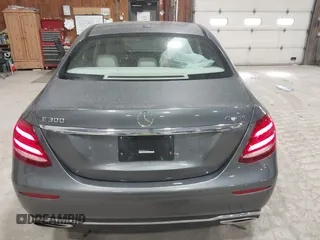 2017 Mercedes-Benz E-Class E 300 Luxury with VIN WDDZF4KB2HA241243, listed as a IAAI auction lot 41675898 with 64,789 mi miles. Bid and sale history available at carsss.com. Image 16.