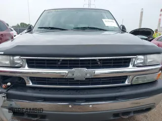 2002 Chevrolet Suburban LT with VIN 3GNEC16Z22G132756, listed as a IAAI auction lot 42503086 with Not provided miles and . Bid and sale history available at DreamBid. Image 12.