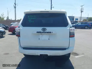 2024 Toyota 4Runner SR5 Premium with VIN JTENU5JR4R6243479, listed as a IAAI auction lot 42068243 with 17,533 mi miles. Bid and sale history available at carsss.com. Image 17.