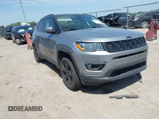 2018 Jeep Compass Latitude z VIN 3C4NJDBB3JT304145, wystawiony jako IAAI lot #42008241 z przebiegiem 52 642 mil mil oraz . Historia ofert i sprzedaży dostępna na DreamBid. Obrazek 1.
