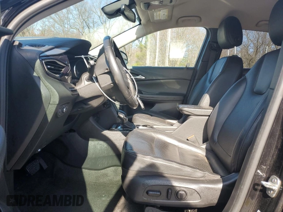 2020 Buick Encore GX Essence с VIN KL4MMGSL9LB106536, выставлен на аукционе Copart как лот 49349215 с пробегом 116 886 миль миль и Чистый • Clean title. История ставок и продаж доступна на DreamBid. Изображение 7.