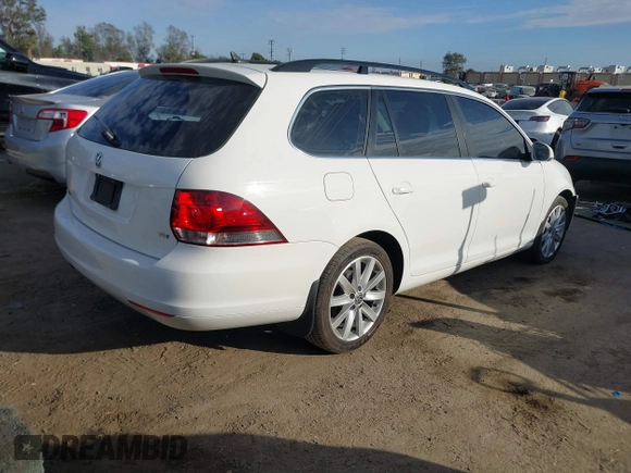 2012 Volkswagen Jetta SportWagen TDI with VIN 3VWPL7AJ7CM686140, listed as a IAAI auction lot 41700711 with 81,831 mi miles. Bid and sale history available at carsss.com. Image 4.