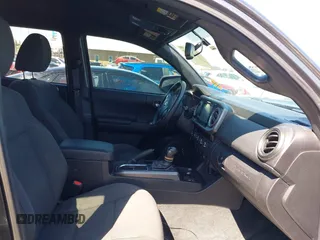 2016 Toyota Tacoma SR with VIN 5TFCZ5AN6GX032026, listed as a IAAI auction lot 42091523 with 159,259 mi miles and . Bid and sale history available at carsss.com. Image 5.
