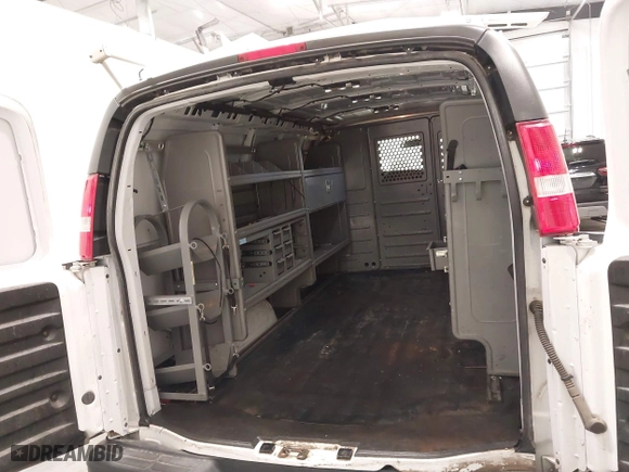 2019 GMC Savana Cargo Van with VIN 1GTW7AFG2K1300474, listed as a IAAI auction lot 41601074 with 85,158 mi miles. Bid and sale history available at carsss.com. Image 17.