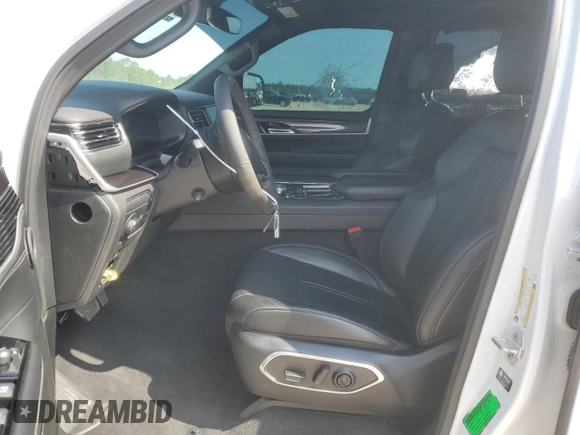 2024 Jeep Wagoneer with VIN 1C4SJVAP2RS116252, listed as a Copart auction lot 55745475 with 10,862 mi miles and Salvage Title. Bid and sale history available at DreamBid. Image 7.