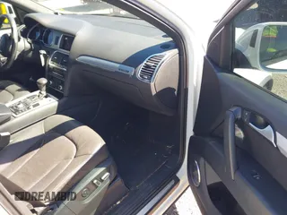2014 Audi Q7 3.0T S line Prestige with VIN WA1DGAFE4ED008263, listed as a IAAI auction lot 41736972 with 135,080 mi miles. Bid and sale history available at carsss.com. Image 5.