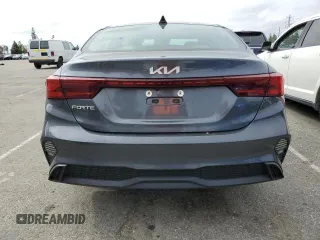 2022 Kia Forte LXS with VIN 3KPF24AD1NE488113, listed as a Copart auction lot 54615215 with 31,004 mi miles and Clean Title. Bid and sale history available at carsss.com. Image 6.
