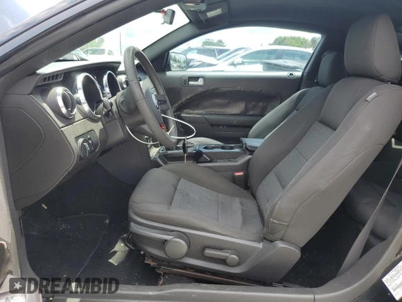2009 Ford Mustang z VIN 1ZVHT80N295128967, wystawiony jako Copart lot #59182115 z przebiegiem 91 119 mil mil oraz Szkoda całkowita • Salvage title. Historia ofert i sprzedaży dostępna na DreamBid. Obrazek 7.