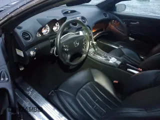 2008 Mercedes-Benz SL z VIN WDBSK79F98F138503, wystawiony jako Copart lot #81853104 z przebiegiem 82 183 mil mil oraz Czysty tytuł • Clean title. Historia ofert i sprzedaży dostępna na DreamBid. Obrazek 8.