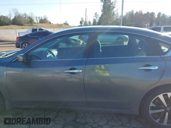 2018 Nissan Altima 2.5 SR with VIN 1N4AL3AP9JC109524, listed as a IAAI auction lot 41177265 with 253,800 mi miles. Bid and sale history available at carsss.com. Image 14.