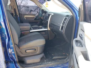 2018 Ram 1500 Big Horn z VIN 3C6RR7LG5JG203226, wystawiony jako IAAI lot #41236613 z przebiegiem 109 110 mil mil oraz . Historia ofert i sprzedaży dostępna na DreamBid. Obrazek 5.