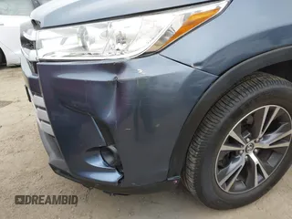 2019 Toyota Highlander LE z VIN 5TDZARFH2KS051554, wystawiony jako IAAI lot #42185481 z przebiegiem 206 754 mil mil oraz . Historia ofert i sprzedaży dostępna na DreamBid. Obrazek 6.