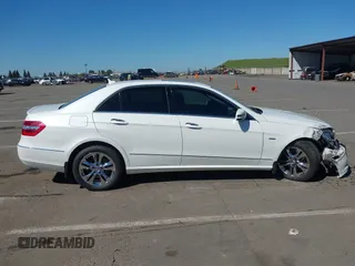2011 Mercedes-Benz E 350 Luxury z VIN WDDHF2EB6BA505602, wystawiony jako IAAI lot #41859128 z przebiegiem 114 146 mil mil oraz . Historia ofert i sprzedaży dostępna na DreamBid. Obrazek 14.