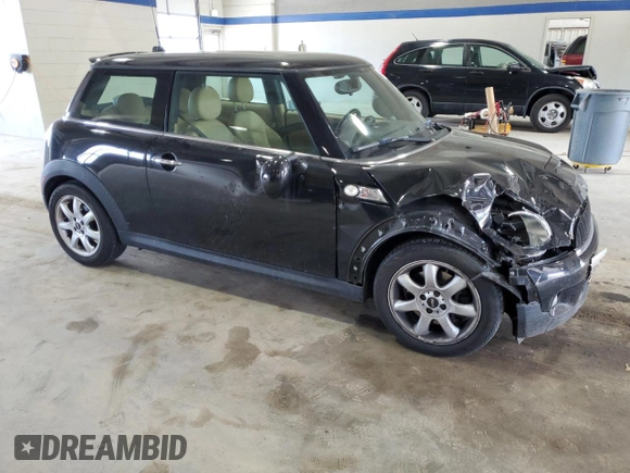 2010 MINI Hardtop S с VIN WMWMF7C55ATX44934, выставлен на аукционе Copart как лот 54049965 с пробегом 66 452 миль миль и Списание • Salvage title. История ставок и продаж доступна на DreamBid. Изображение 4.