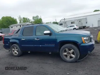 2007 Chevrolet Avalanche 3LT with VIN 3GNFK12317G270255, listed as a IAAI auction lot 42357614 with 306,932 mi miles and . Bid and sale history available at DreamBid. Image 13.
