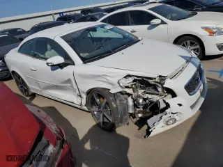 2013 Volvo C70 T5 with VIN YV1672MC8DJ136621, listed as a Copart auction lot 67385424 with 29,921 mi miles and Salvage Title. Bid and sale history available at carsss.com. Image 4.