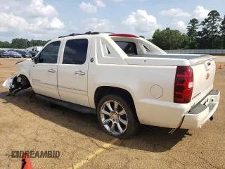 2013 Chevrolet Avalanche LTZ z VIN 3GNTKGE72DG115116, wystawiony jako Copart lot #54606845 z przebiegiem 239 460 mil mil oraz Czysty tytuł • Clean title. Historia ofert i sprzedaży dostępna na DreamBid. Obrazek 2.