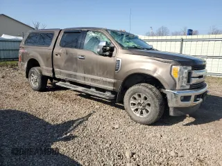 2017 Ford F-250 Lariat z VIN 1FT7W2BT8HEE30051, wystawiony jako Copart lot #53890075 z przebiegiem 165 508 mil mil oraz Szkoda całkowita • Salvage title. Historia ofert i sprzedaży dostępna na DreamBid. Obrazek 4.