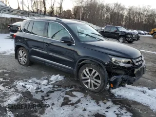 2013 Volkswagen Tiguan S с VIN WVGBV3AX2DW577716, выставлен на аукционе Copart как лот 85504974 с пробегом 101 532 миль миль и Списание • Salvage title. История ставок и продаж доступна на DreamBid. Изображение 4.