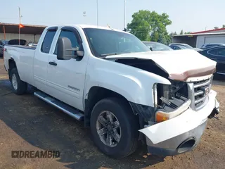 2013 GMC Sierra 1500 SLE z VIN 1GTR2VE05DZ262055, wystawiony jako IAAI lot #42417735 z przebiegiem 157 110 mil mil oraz . Historia ofert i sprzedaży dostępna na DreamBid. Obrazek 1.