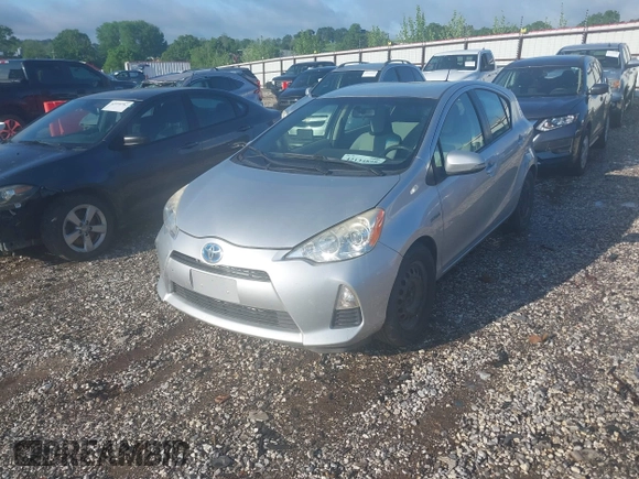 2014 Toyota Prius One z VIN JTDKDTB31E1563677, wystawiony jako IAAI lot #42134898 z przebiegiem 233 201 mil mil oraz . Historia ofert i sprzedaży dostępna na DreamBid. Obrazek 18.