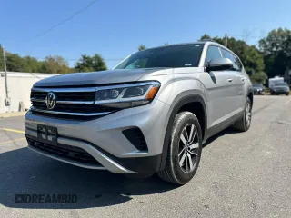 2021 Volkswagen Atlas SE z VIN 1V2LP2CA6MC509800, wystawiony jako Copart lot #72019874 z przebiegiem 238 407 mil mil oraz Tytuł czysty. Historia ofert i sprzedaży dostępna na DreamBid. Obrazek 1.