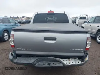 2014 Toyota Tacoma PreRunner with VIN 5TFJU4GN1EX052382, listed as a IAAI auction lot 41533721 with 165,245 mi miles. Bid and sale history available at carsss.com. Image 17.