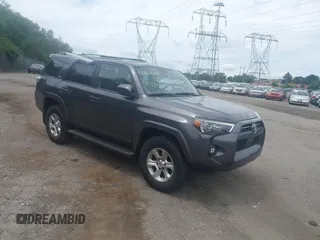 2021 Toyota 4Runner SR5 z VIN JTEMU5JR9M5875078, wystawiony jako IAAI lot #42728122 z przebiegiem 63 386 mil mil oraz . Historia ofert i sprzedaży dostępna na DreamBid. Obrazek 1.