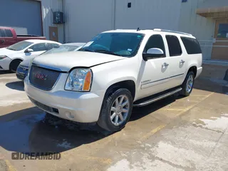 2009 GMC Denali z VIN 1GKFC06269R198526, wystawiony jako IAAI lot #41677428 z przebiegiem 244 410 mil mil oraz . Historia ofert i sprzedaży dostępna na DreamBid. Obrazek 2.