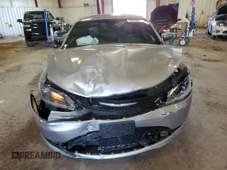 2015 Chrysler 200 S with VIN 1C3CCCBG7FN711906, listed as a Copart auction lot 70370874 with 102,033 mi miles and Clean Title. Bid and sale history available at DreamBid. Image 5.