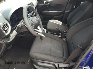 2020 Hyundai Venue SE z VIN KMHRB8A30LU018208, wystawiony jako Copart lot #54599955 z przebiegiem 50 704 mil mil oraz Szkoda całkowita • Salvage title. Historia ofert i sprzedaży dostępna na DreamBid. Obrazek 7.