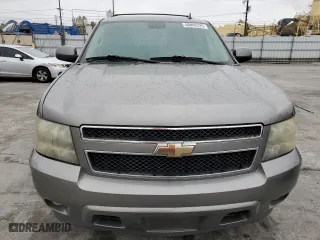 2009 Chevrolet Suburban LT w/2LT with VIN 1GNFC26069R266658, listed as a Copart auction lot 50842325 with 202,852 mi miles and Clean Title. Bid and sale history available at carsss.com. Image 5.