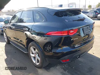 2017 Jaguar F-Pace 35t Premium z VIN SADCJ2BV7HA893051, wystawiony jako IAAI lot #41841534 z przebiegiem 67 615 mil mil oraz . Historia ofert i sprzedaży dostępna na DreamBid. Obrazek 3.