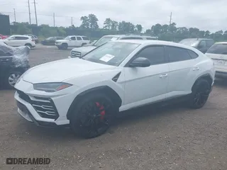 2020 Lamborghini Urus with VIN ZPBUA1ZL9LLA10233, listed as a IAAI auction lot 39731921 with NaN miles. Bid and sale history available at carsss.com. Image 18.