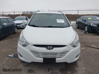 2013 Hyundai Tucson GLS with VIN KM8JU3AC2DU561443, listed as a IAAI auction lot 41600727 with 179,694 mi miles. Bid and sale history available at carsss.com. Image 12.