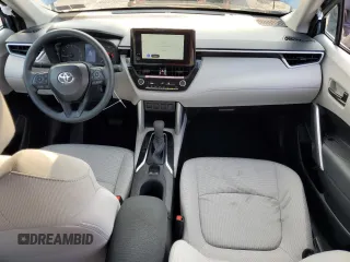 2025 Toyota Corolla Cross L with VIN 7MUAAAAG7SV131306, listed as a Copart auction lot 60432365 with 1,000 mi miles and Salvage title. Bid and sale history available at DreamBid. Image 8.